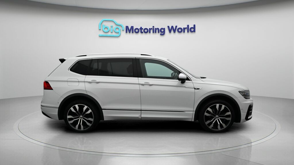 Volkswagen Tiguan Allspace 2.0 Tdi 190 4Motion Sel Dsg Black #8