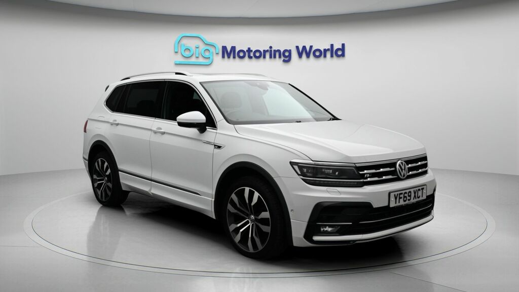 Volkswagen Tiguan Allspace R-line Tech White