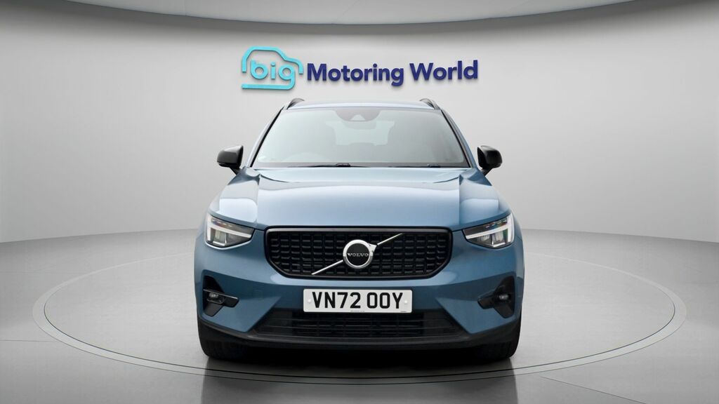 Volvo XC40 Plus Blue #2