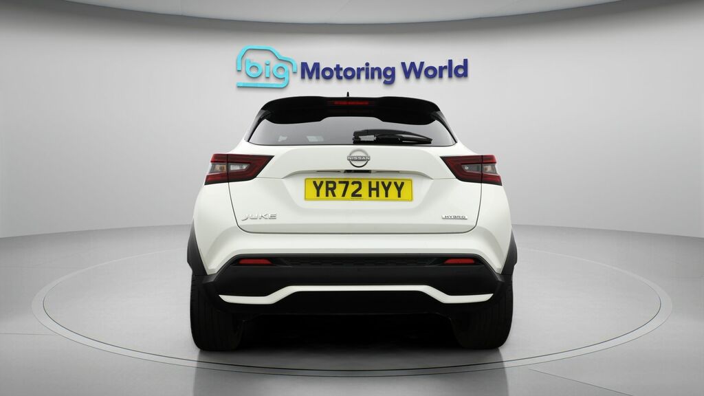 Nissan Juke Premiere Edition YR72HYY White #6