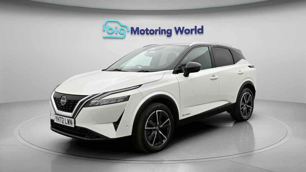 Nissan Qashqai Tekna YH72LWN White #3