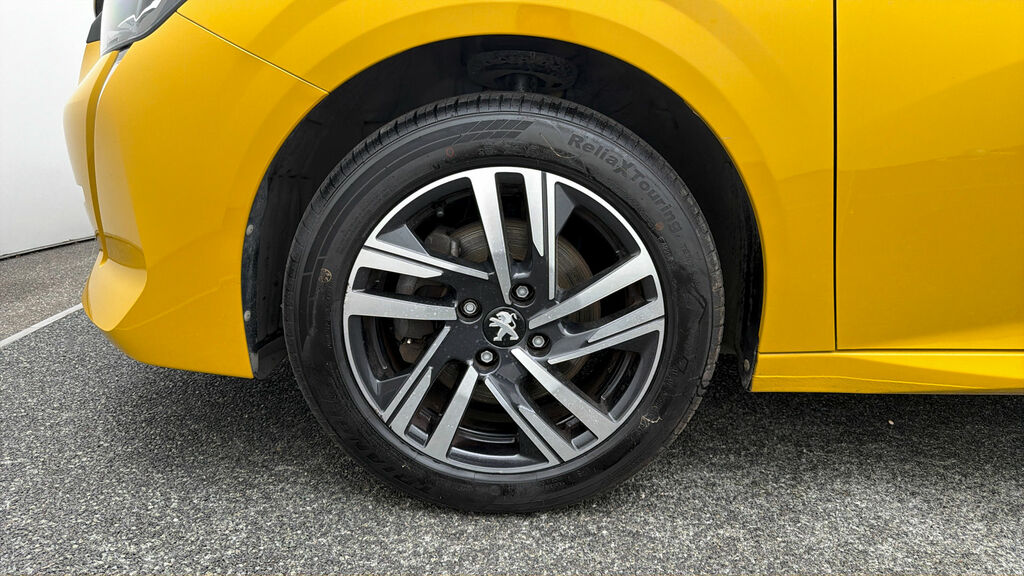 Peugeot 208 1.2 Puretech Allure Premium Hatchback  #17