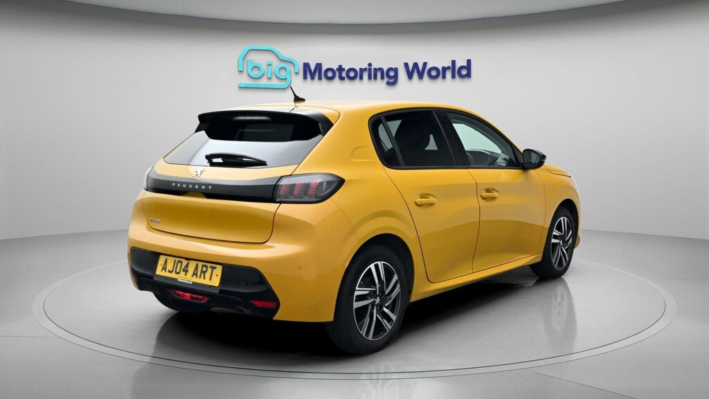 Peugeot 208 1.2 Puretech Allure Premium Hatchback  #7
