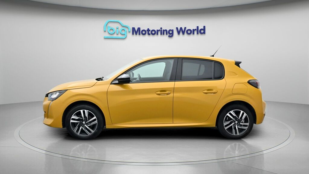 Peugeot 208 Allure Premium Yellow #4