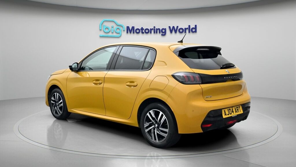 Peugeot 208 Allure Premium Yellow #5