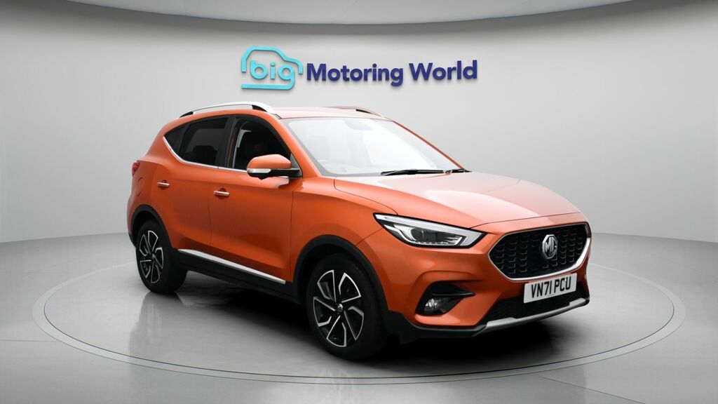 MG ZS Exclusive Orange