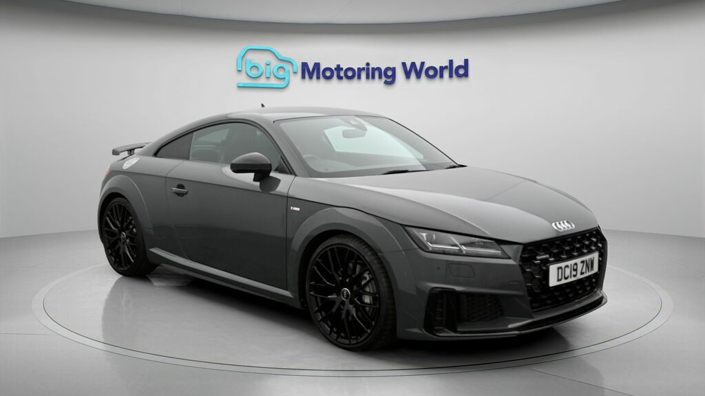 Audi TT Black Edition Grey