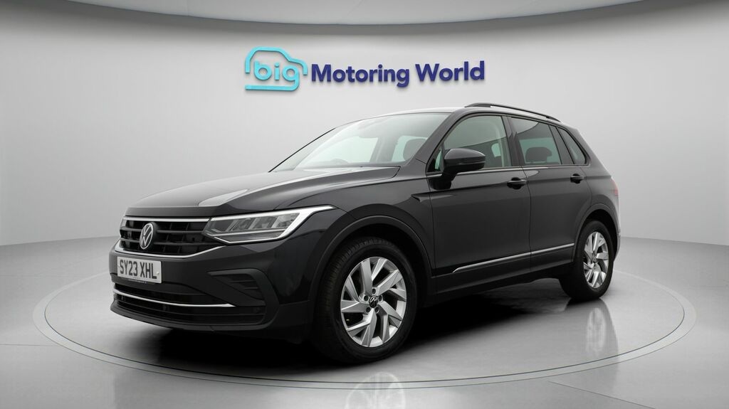 Volkswagen Tiguan Life SY23XHL Black #3