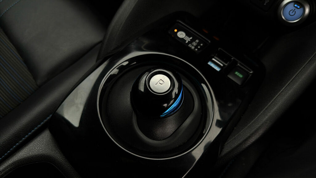 Nissan Leaf Nissan Leaf 110Kw N-connecta 39Kwh Blue #26