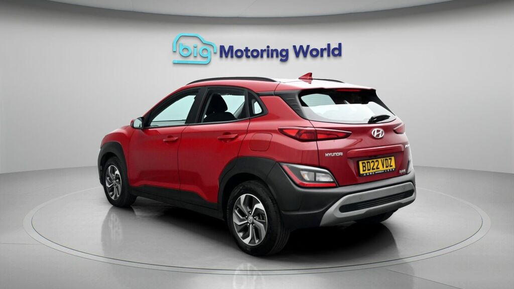 Hyundai Kona Se Connect Red #5