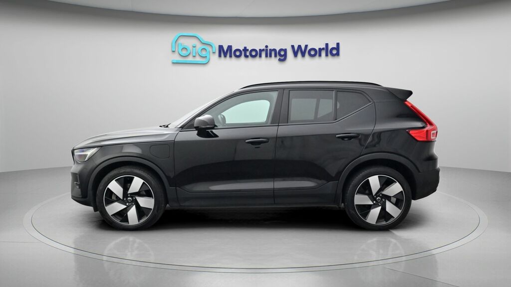 Volvo XC40 Ultimate Dark Black #4