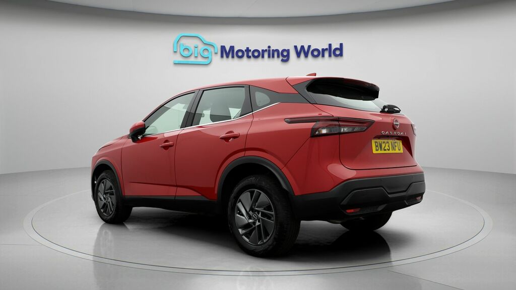 Nissan Qashqai Acenta Premium BW23NFU Red #5