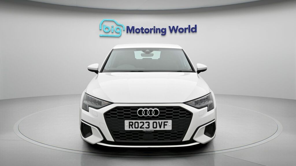 Audi A3 Technik White #2