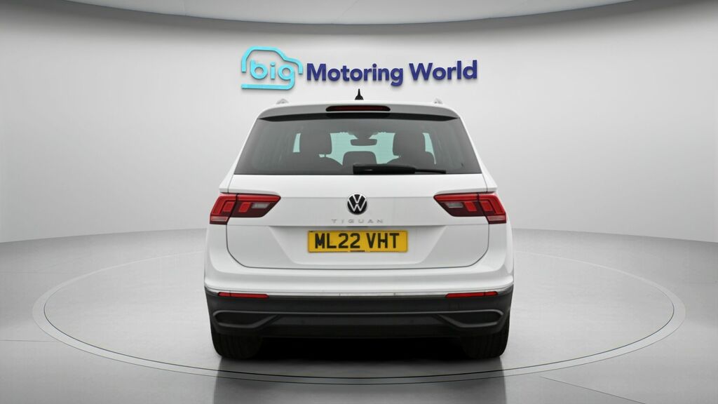 Volkswagen Tiguan Life White #6