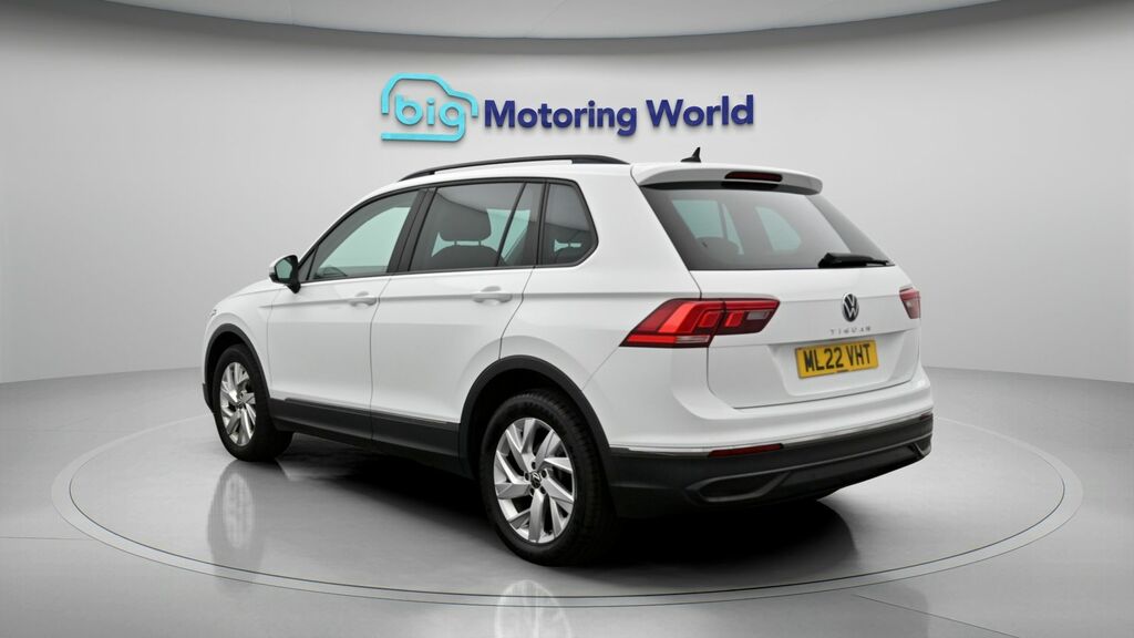 Volkswagen Tiguan Life White #5