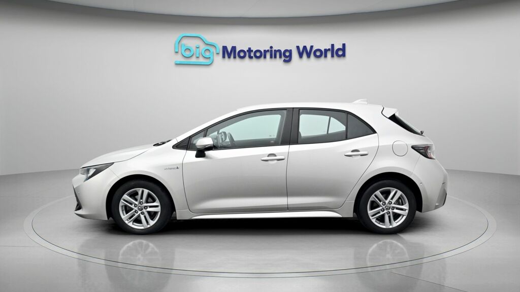 Toyota Corolla Icon Tech Silver #4