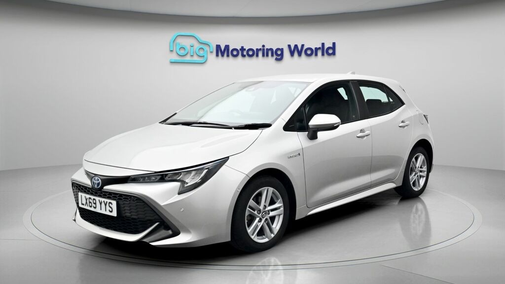 Toyota Corolla Icon Tech Silver #3