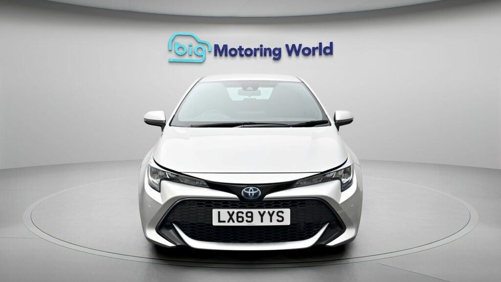 Toyota Corolla Icon Tech Silver #2