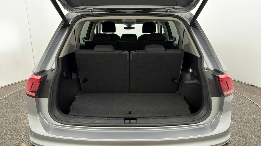 Volkswagen Tiguan Allspace 2.0 Tdi 4Motion Elegance Dsg Red #16