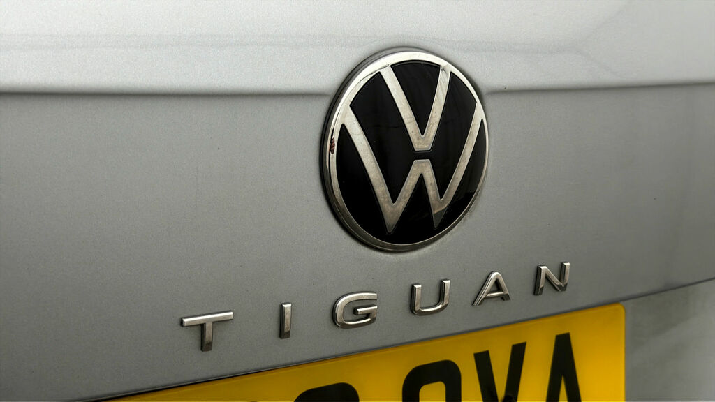 Volkswagen Tiguan Allspace 2.0 Tdi 4Motion Elegance Dsg Red #20