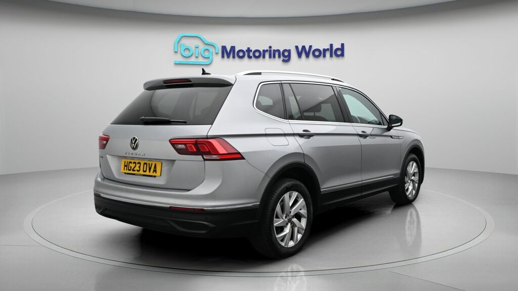 Volkswagen Tiguan Allspace 2.0 Tdi 4Motion Elegance Dsg Red #7