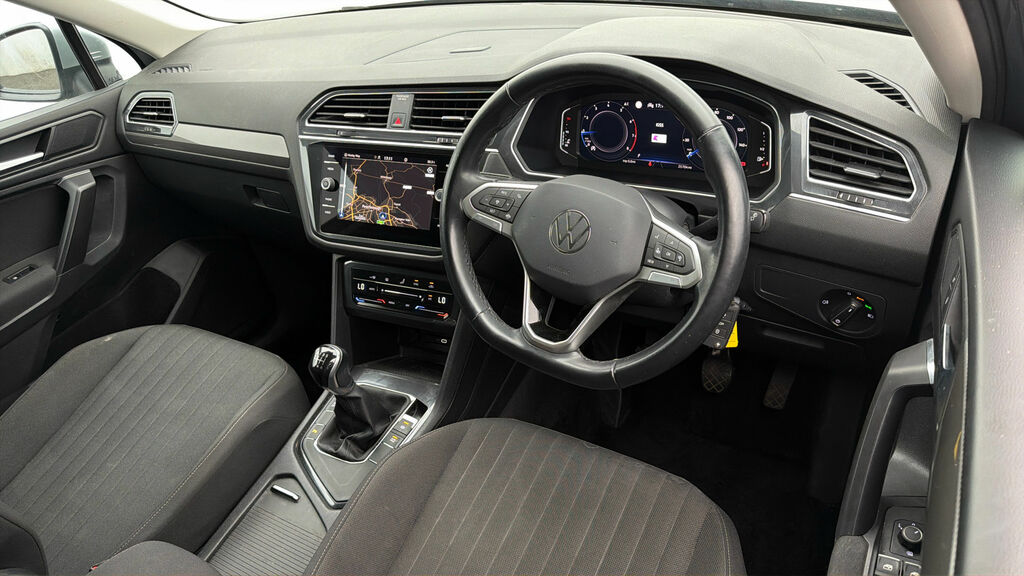 Volkswagen Tiguan Allspace 2.0 Tdi 4Motion Elegance Dsg Red #9