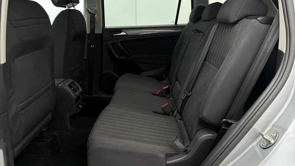 Volkswagen Tiguan Allspace 2.0 Tdi 4Motion Elegance Dsg Red #15