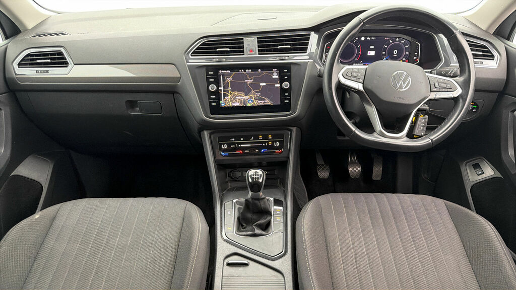 Volkswagen Tiguan Allspace 2.0 Tdi 4Motion Elegance Dsg Red #12