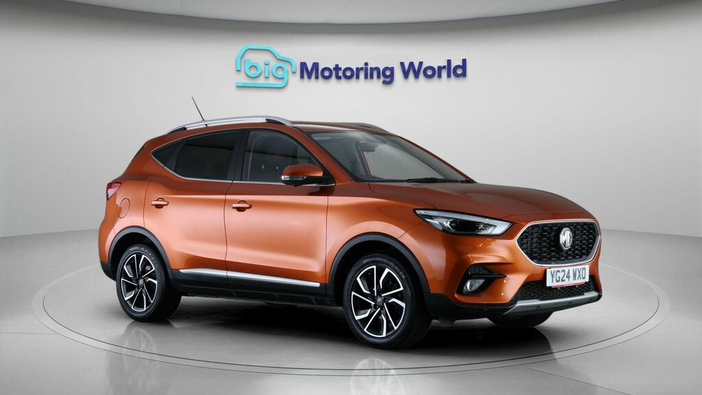 MG ZS Exclusive Orange