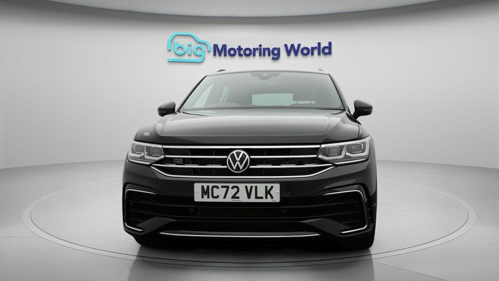 Volkswagen Tiguan R-line Black #2