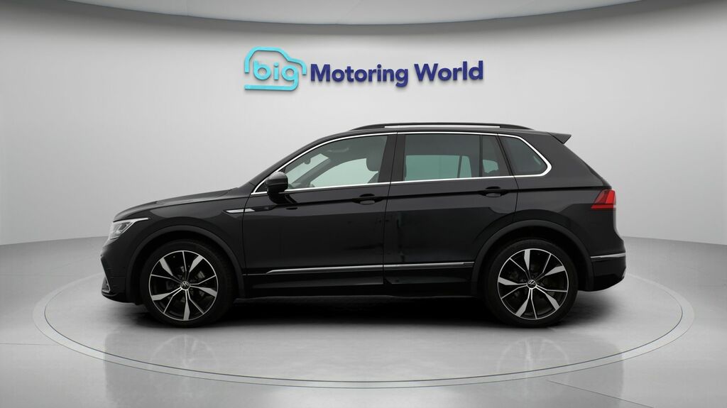 Volkswagen Tiguan R-line Black #4