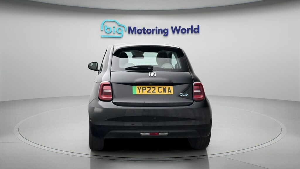Fiat 500E La Prima Black #6