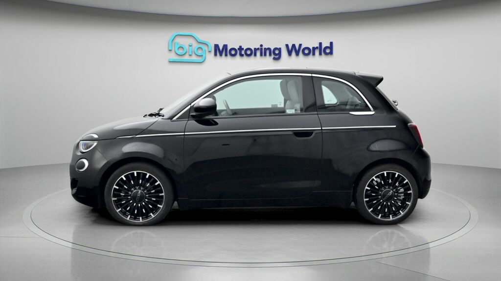 Fiat 500E La Prima Black #4
