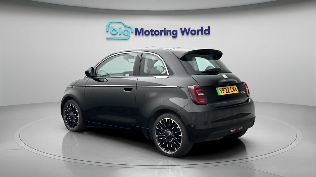 Fiat 500E La Prima Black #5