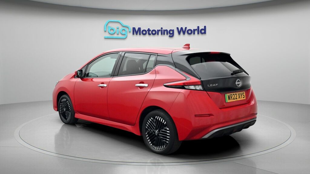 Nissan Leaf E N-connecta Red #5