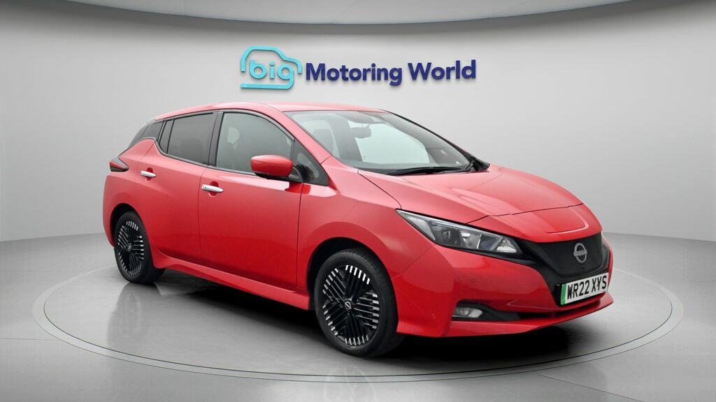 Nissan Leaf E N-connecta Red