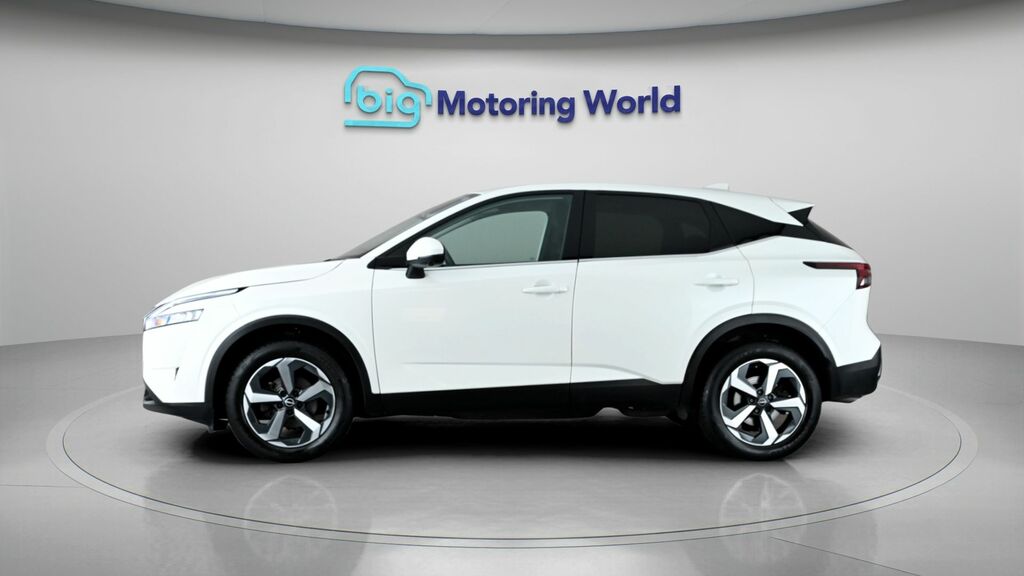 Nissan Qashqai N-connecta MD23EPY White #4