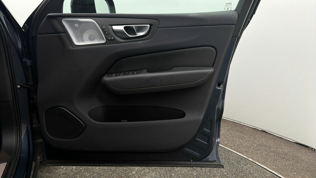 Volvo XC60 2.0 B5p Plus Dark Awd Geartronic Estate Blue #14