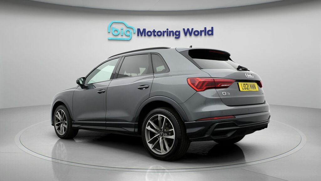 Audi Q3 Black Edition LO21MWN Grey #5