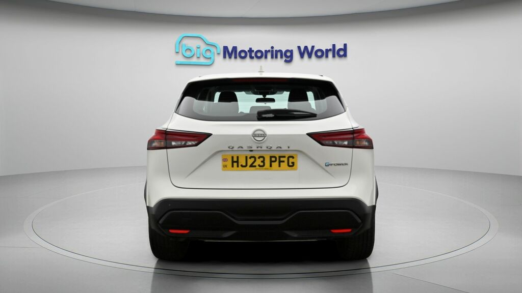 Nissan Qashqai Acenta Premium HJ23PFG White #6