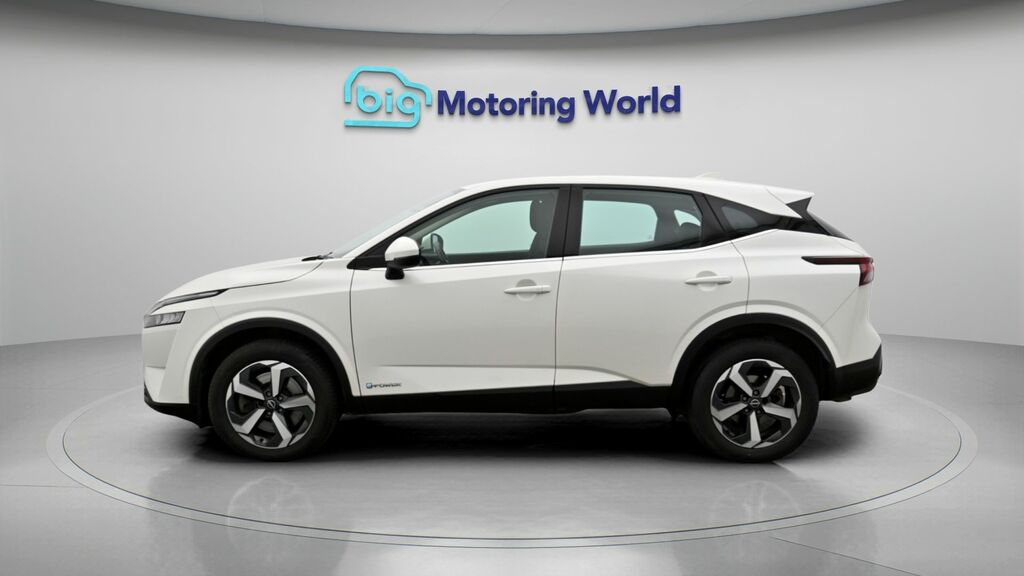 Nissan Qashqai Acenta Premium HJ23PFG White #4
