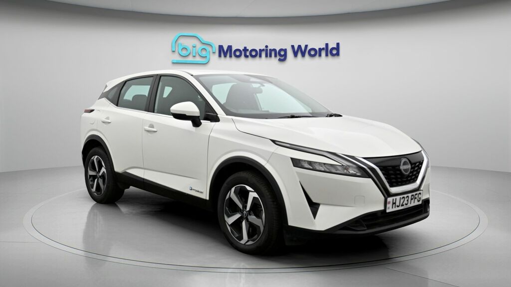 Nissan Qashqai Acenta Premium HJ23PFG White