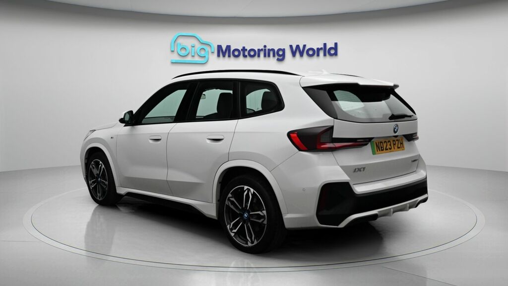 BMW iX1 M Sport White #5
