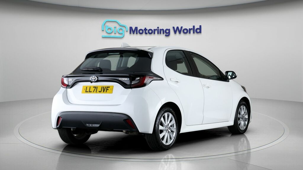 Toyota Yaris 1.5 Hybrid Design Silver #7
