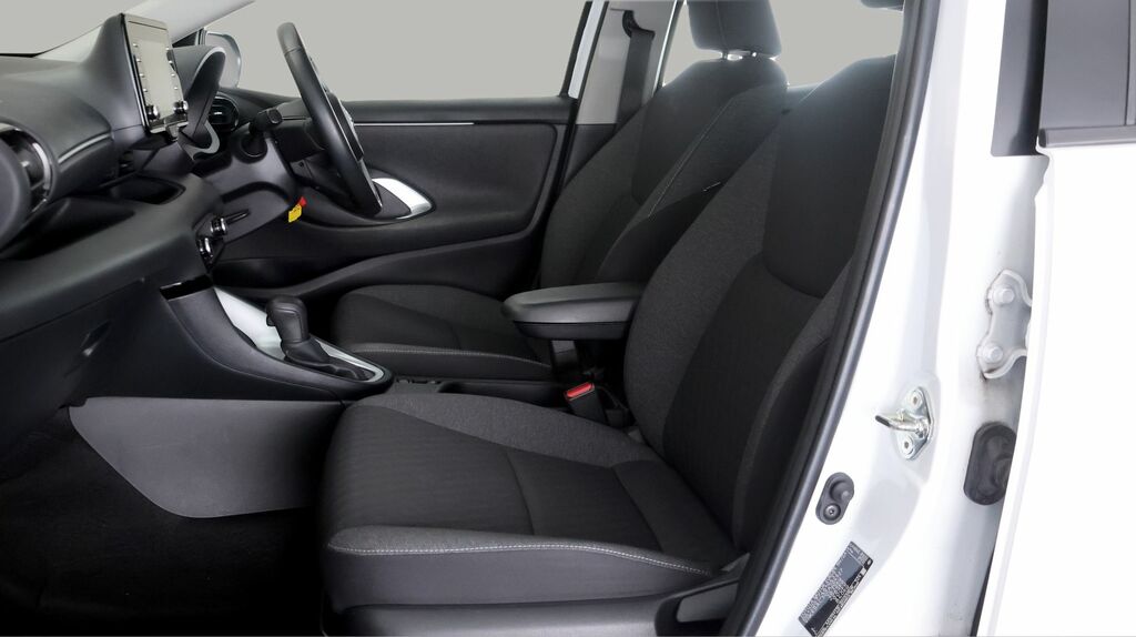 Toyota Yaris 1.5 Hybrid Design Silver #13
