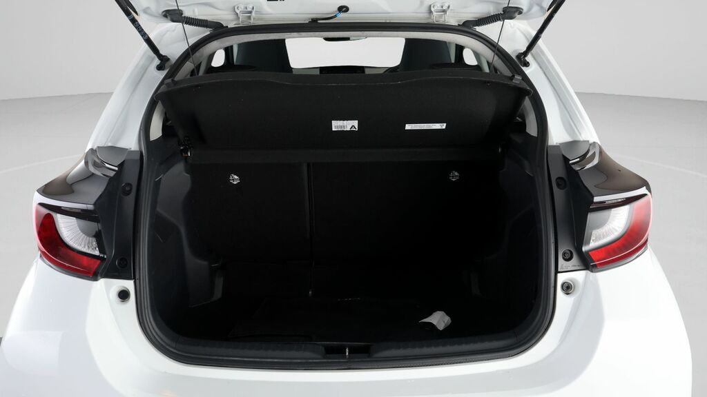 Toyota Yaris 1.5 Hybrid Design Silver #16