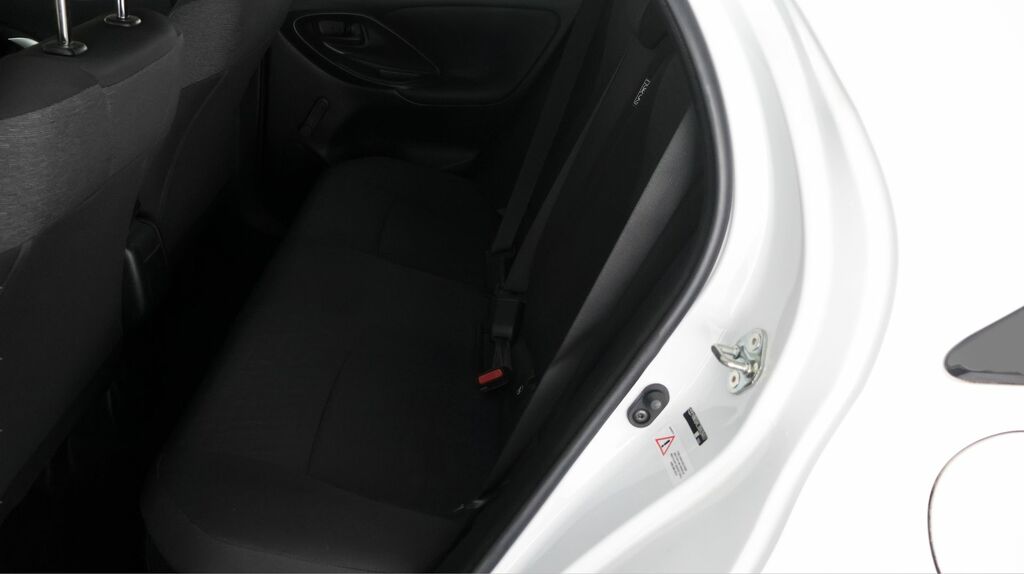 Toyota Yaris 1.5 Hybrid Design Silver #15