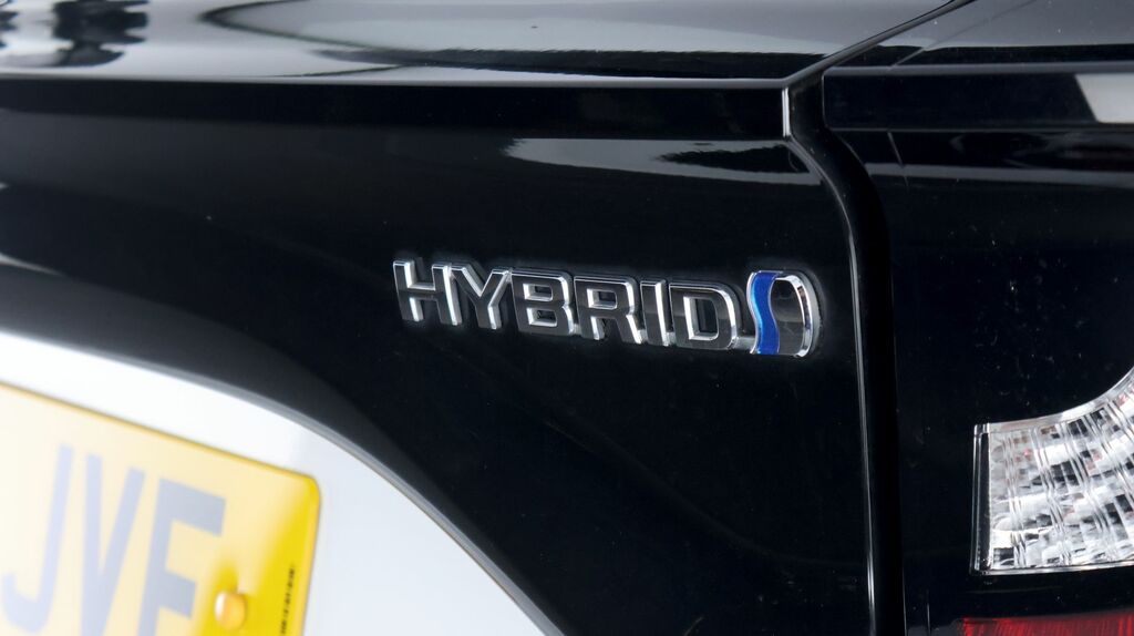 Toyota Yaris 1.5 Hybrid Design Silver #22