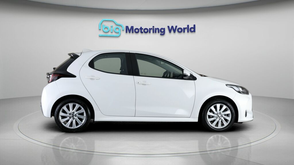 Toyota Yaris 1.5 Hybrid Design Silver #8
