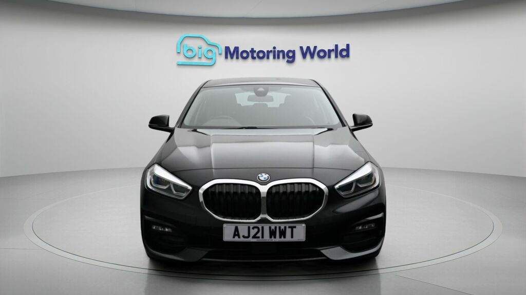 BMW 1 Series Sport Black #2